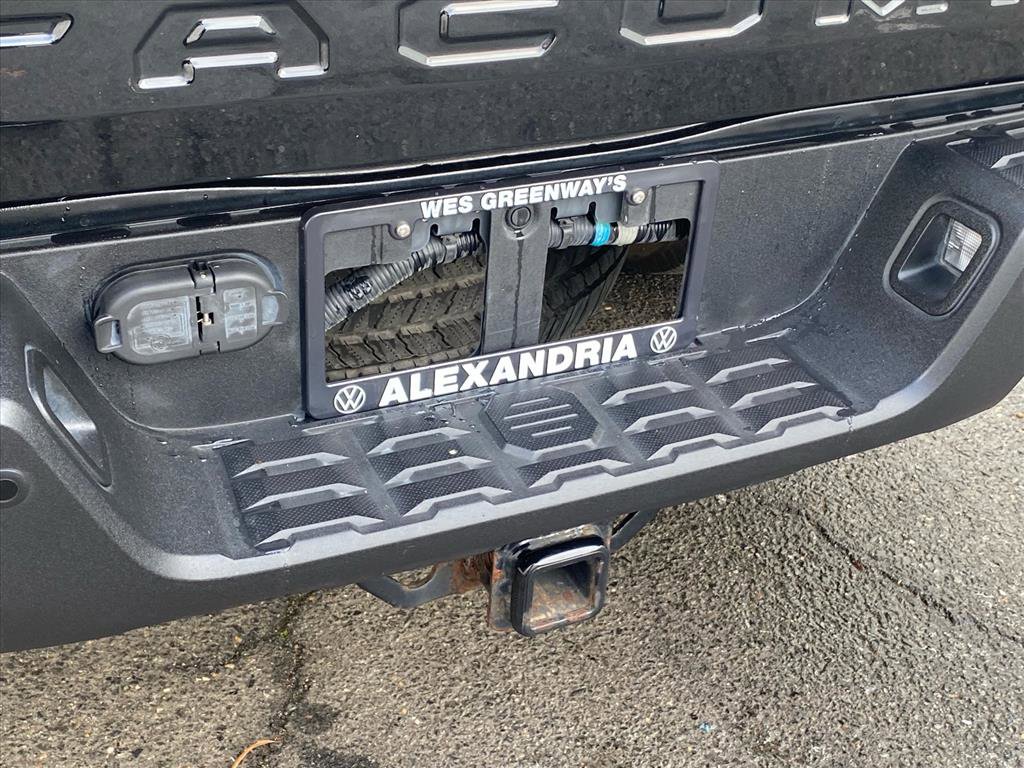 Used 2017 Toyota Tacoma Limited image 6