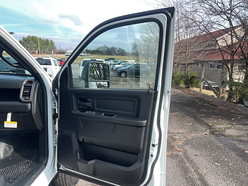 New 2024 RAM 3500 Tradesman w/ Chrome Appearance Group image 15