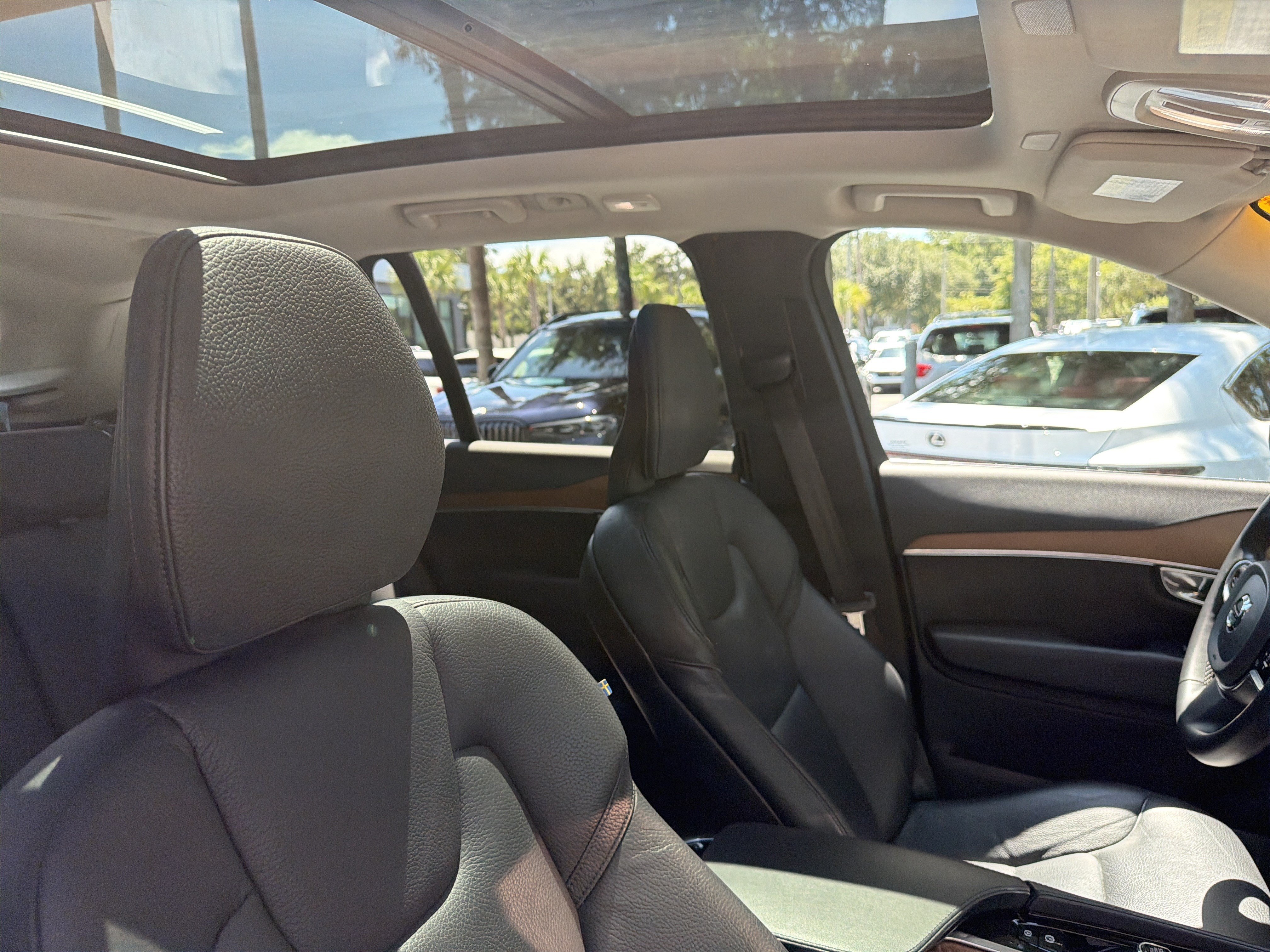 Used 2023 Volvo XC90 B6 Plus AWD/4WD image 39