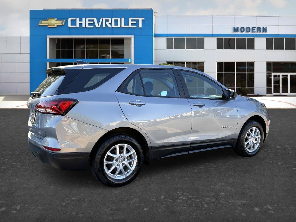 Used 2023 Chevrolet Equinox LS w/ Driver Confidence II Package AWD/4WD image 5