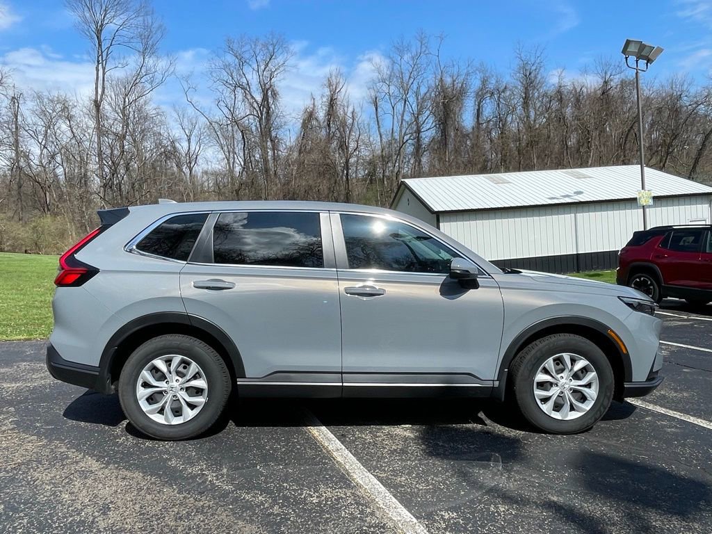 Used 2024 Honda CR-V LX image 3