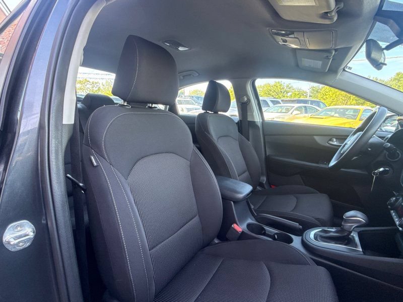 Used 2019 Kia Forte LXS FWD image 18