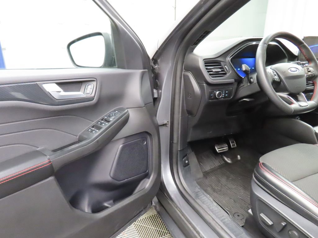 Used 2024 Ford Escape ST-Line image 36