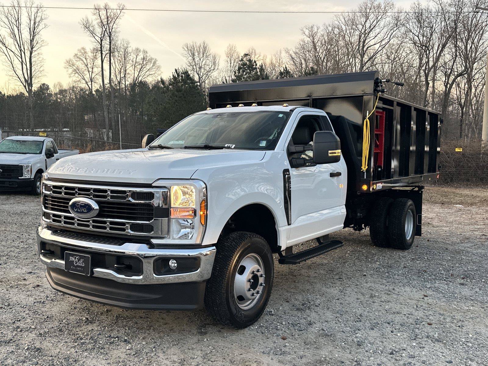 New 2025 Ford F350 XL w/ XL Chrome Package AWD/4WD image 3