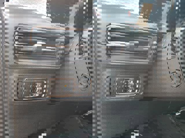 New 2026 Lincoln Corsair Reserve image 19