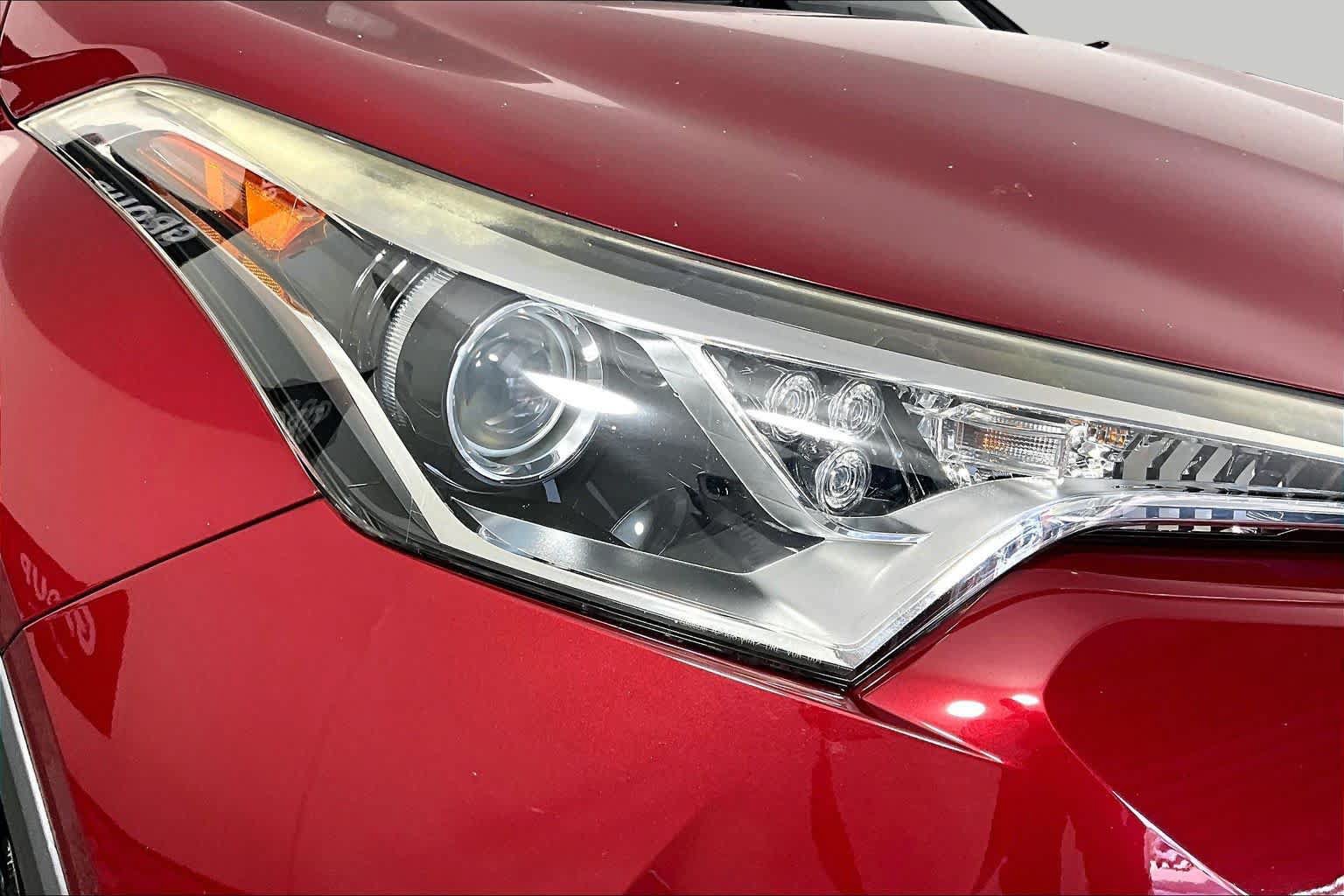 Used 2018 Toyota C-HR XLE FWD image 26