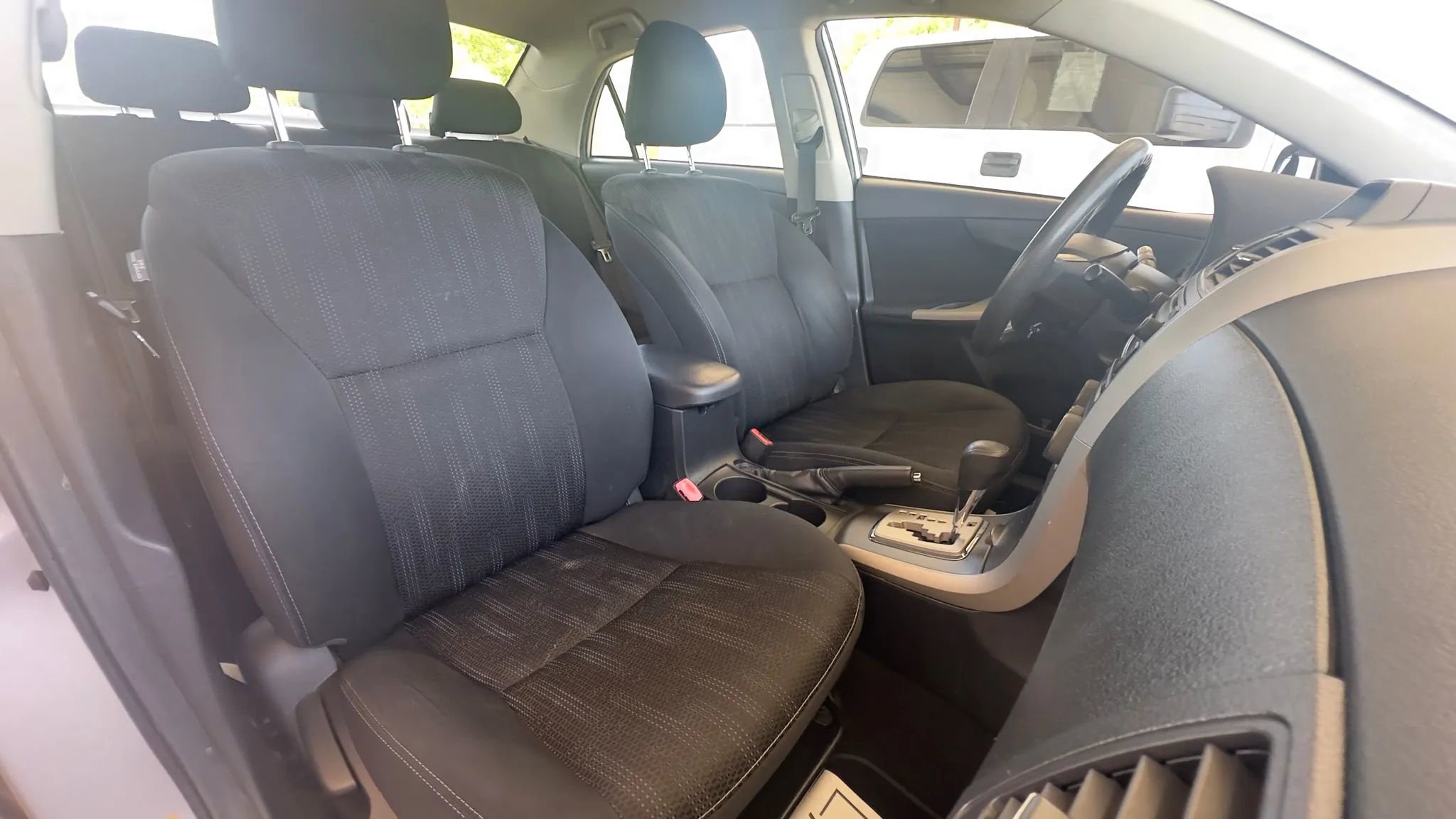 Used 2012 Toyota Corolla S image 28