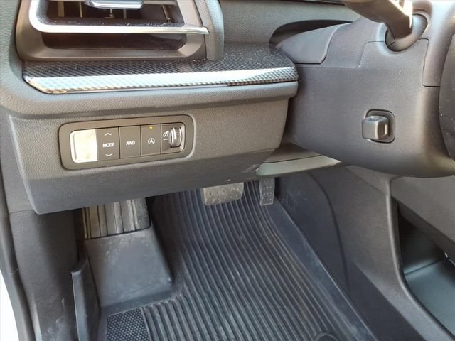 New 2026 Chevrolet Traverse High Country w/ LPO, Floor Liner Package AWD/4WD image 13