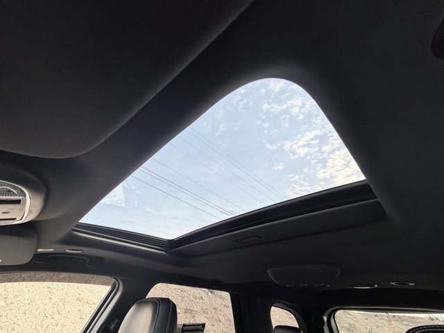 Used 2018 Dodge Durango SRT w/ Technology Group image 21