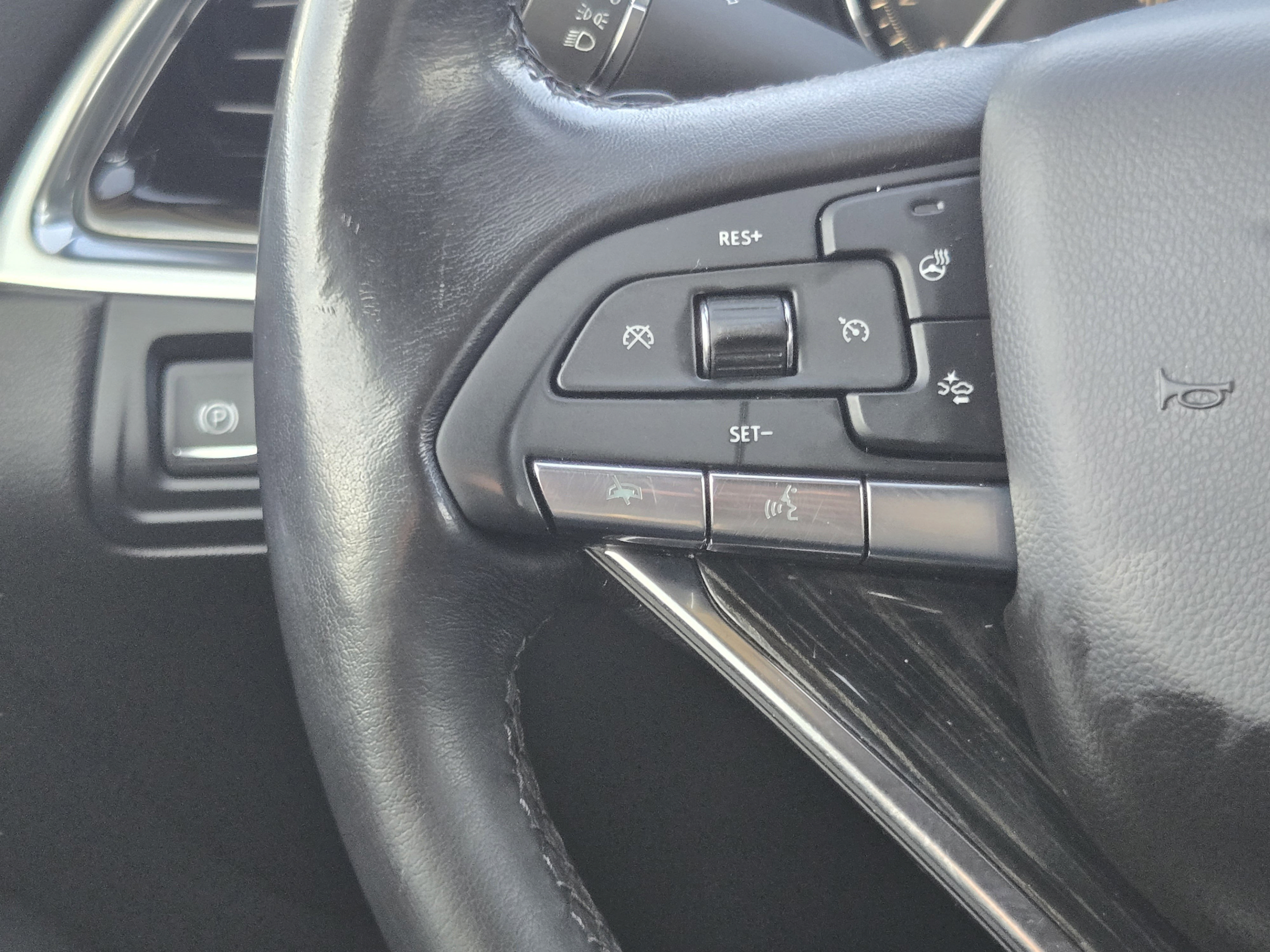 Used 2022 Cadillac XT6 Premium Luxury FWD image 23