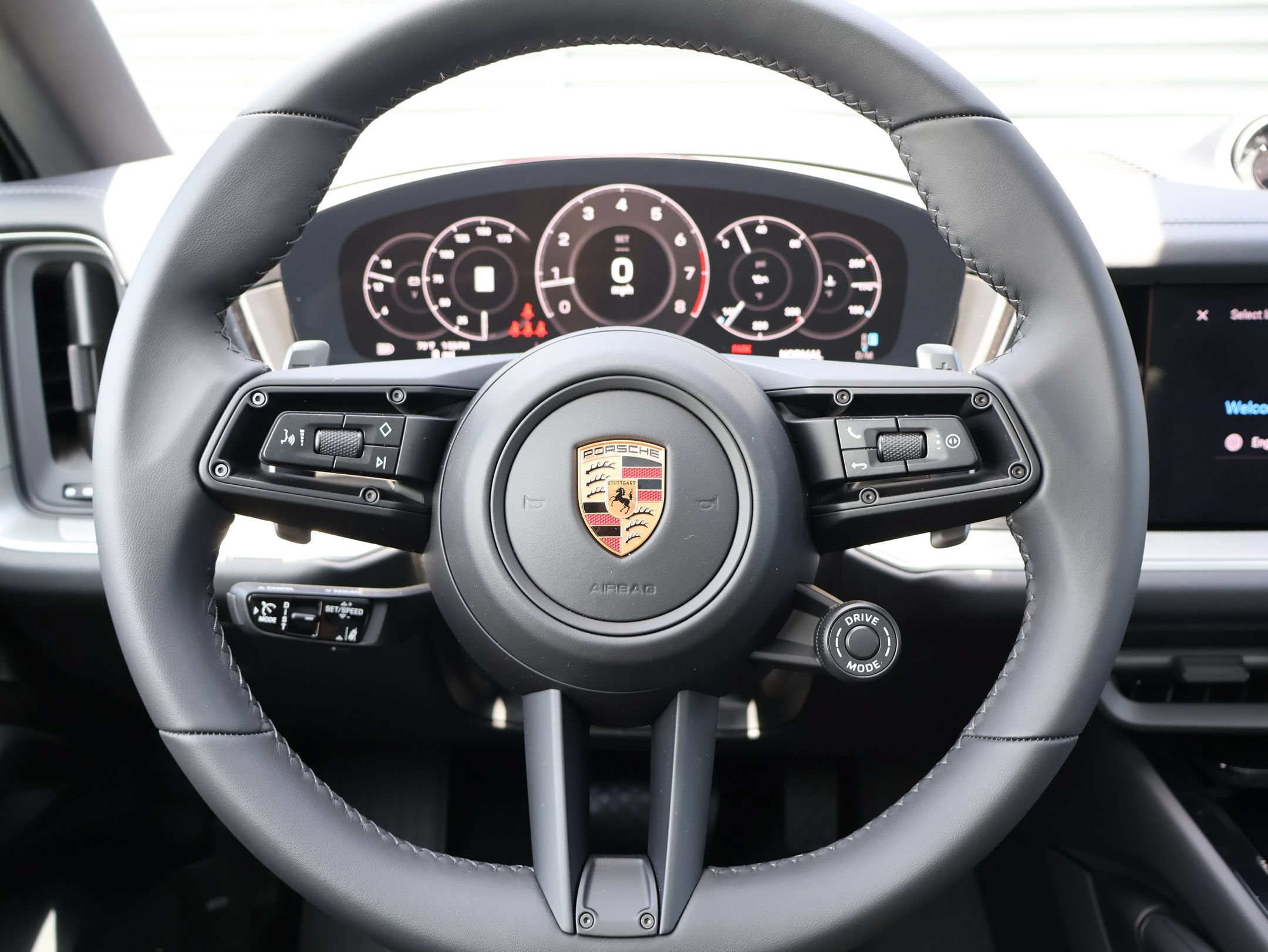 New 2026 Porsche Cayenne Coupe AWD/4WD image 15