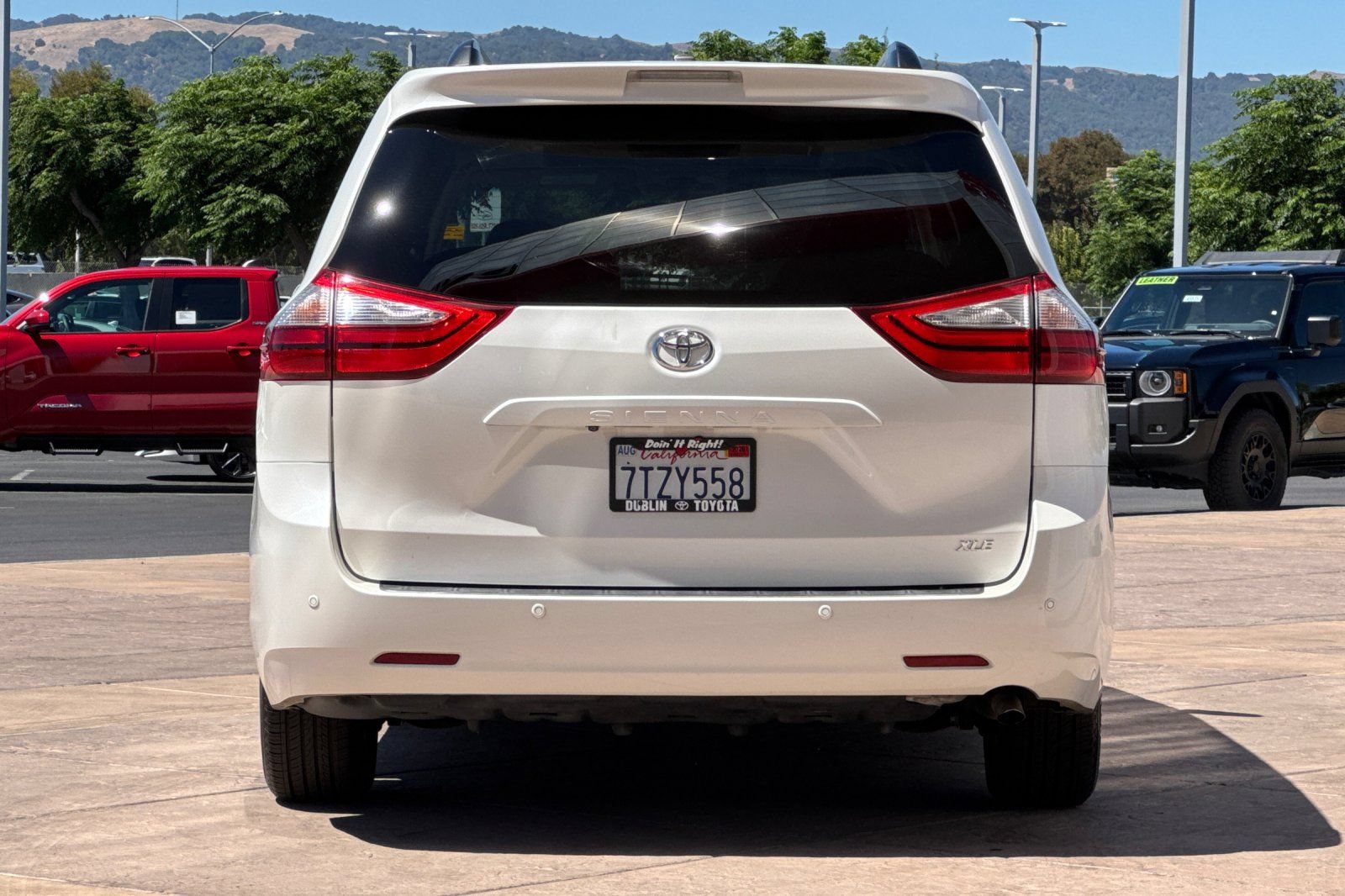 Certified 2016 Toyota Sienna XLE w/ XLE Navigation Package FWD image 6