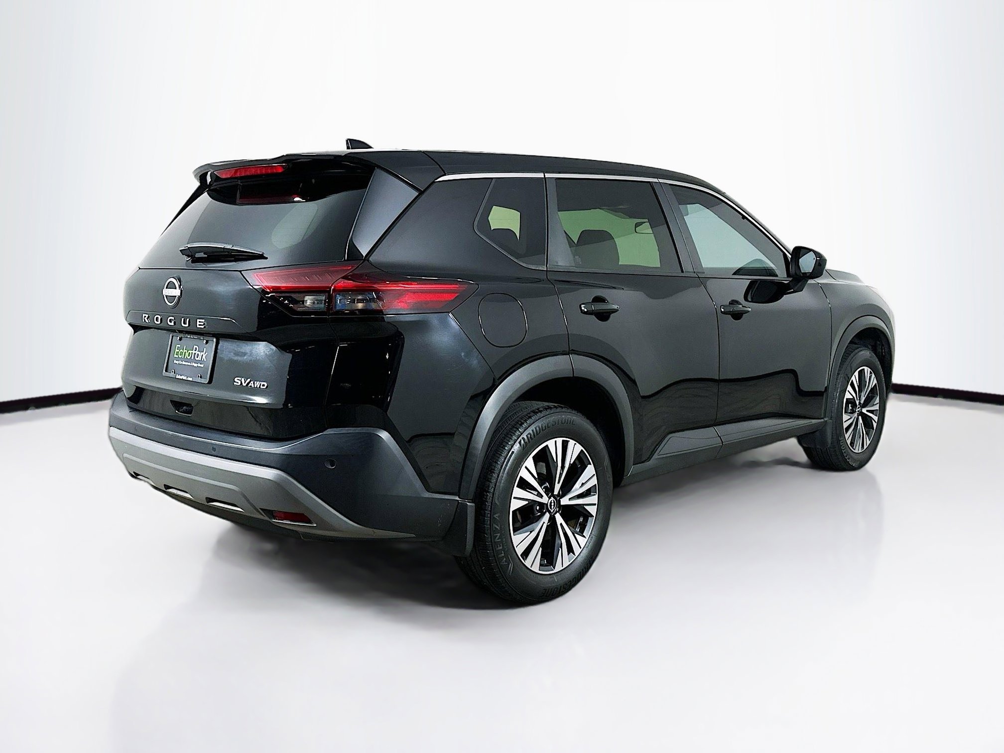 Used 2023 Nissan Rogue SV image 9