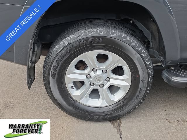 Used 2024 Toyota 4Runner SR5 AWD/4WD image 5