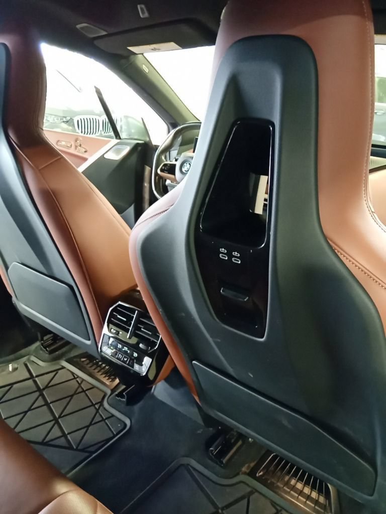 Certified 2023 BMW iX M60 w/ Executive Package AWD/4WD image 17