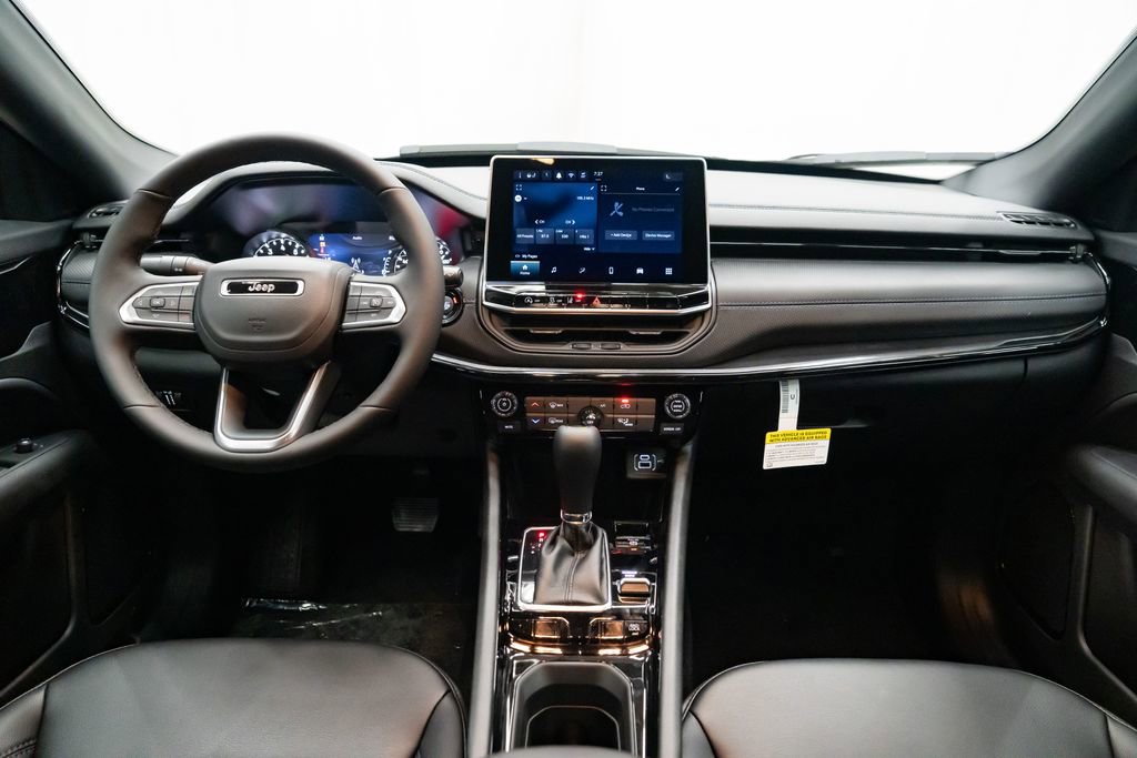 New 2026 Jeep Compass Latitude image 9