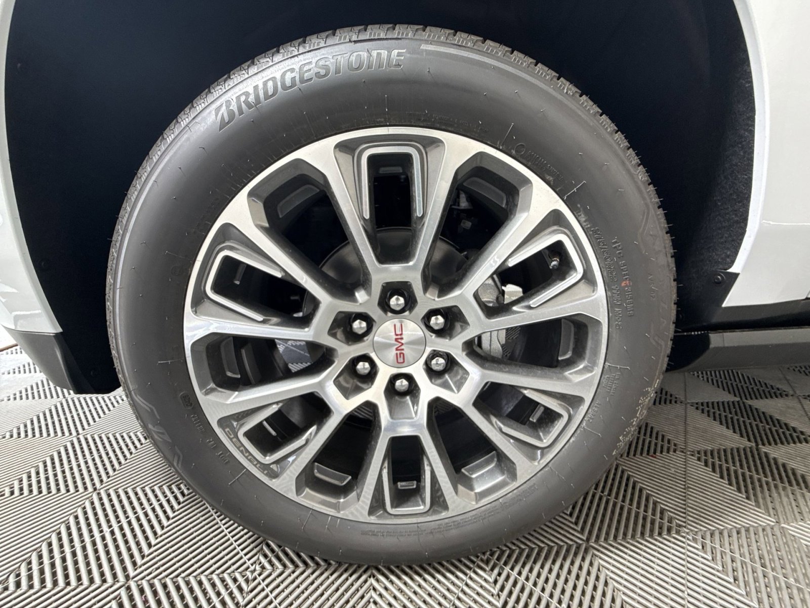 New 2026 GMC Yukon XL Denali w/ Denali Reserve Package image 12