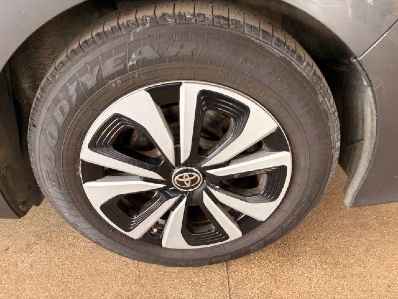 Used 2017 Toyota Prius Prime Premium FWD image 42
