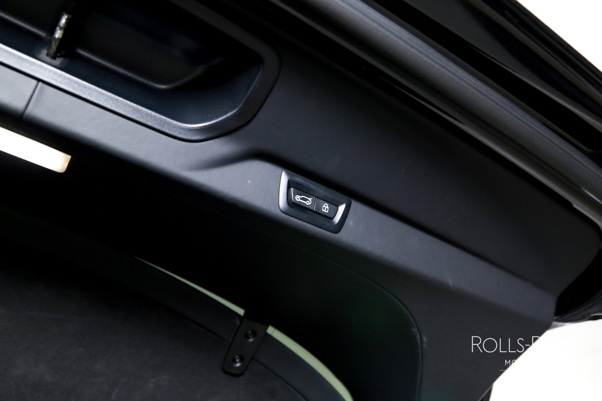 Used 2022 Rolls-Royce Cullinan image 26