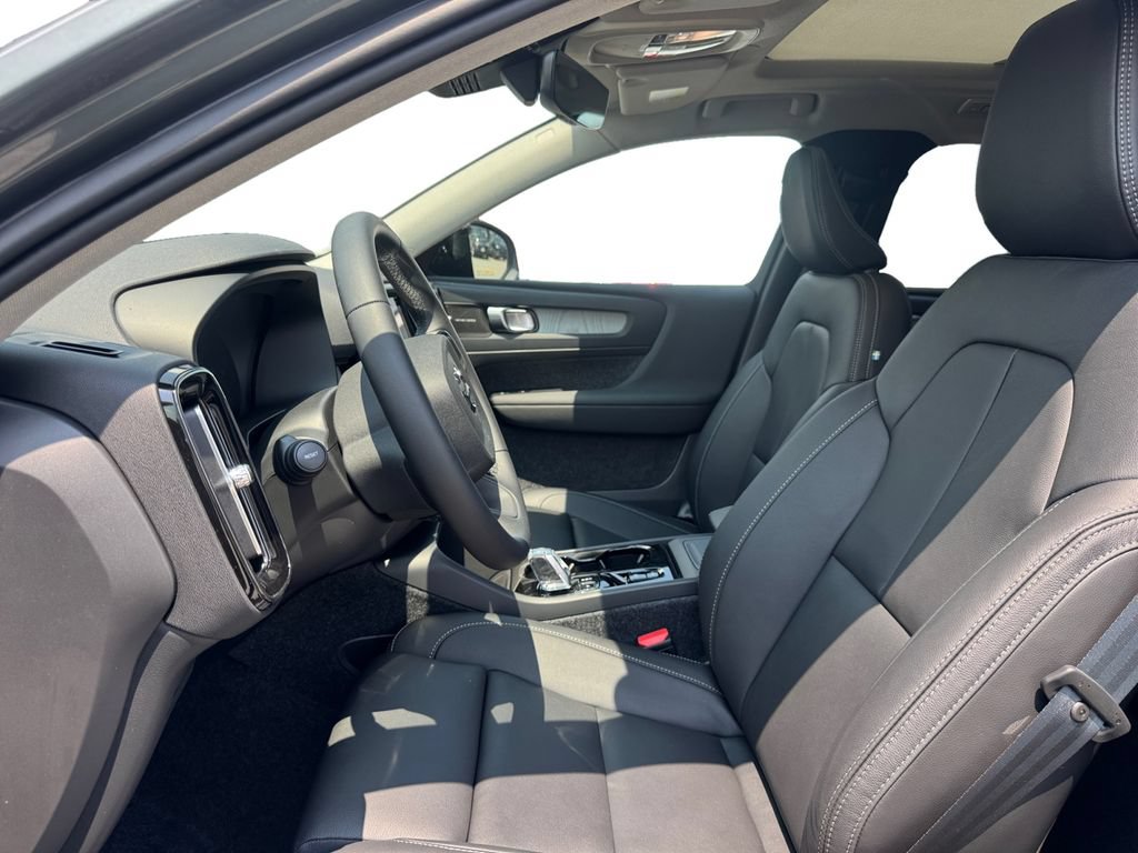 New 2026 Volvo XC40 B5 Ultra w/ Protection Package Premier AWD/4WD image 10