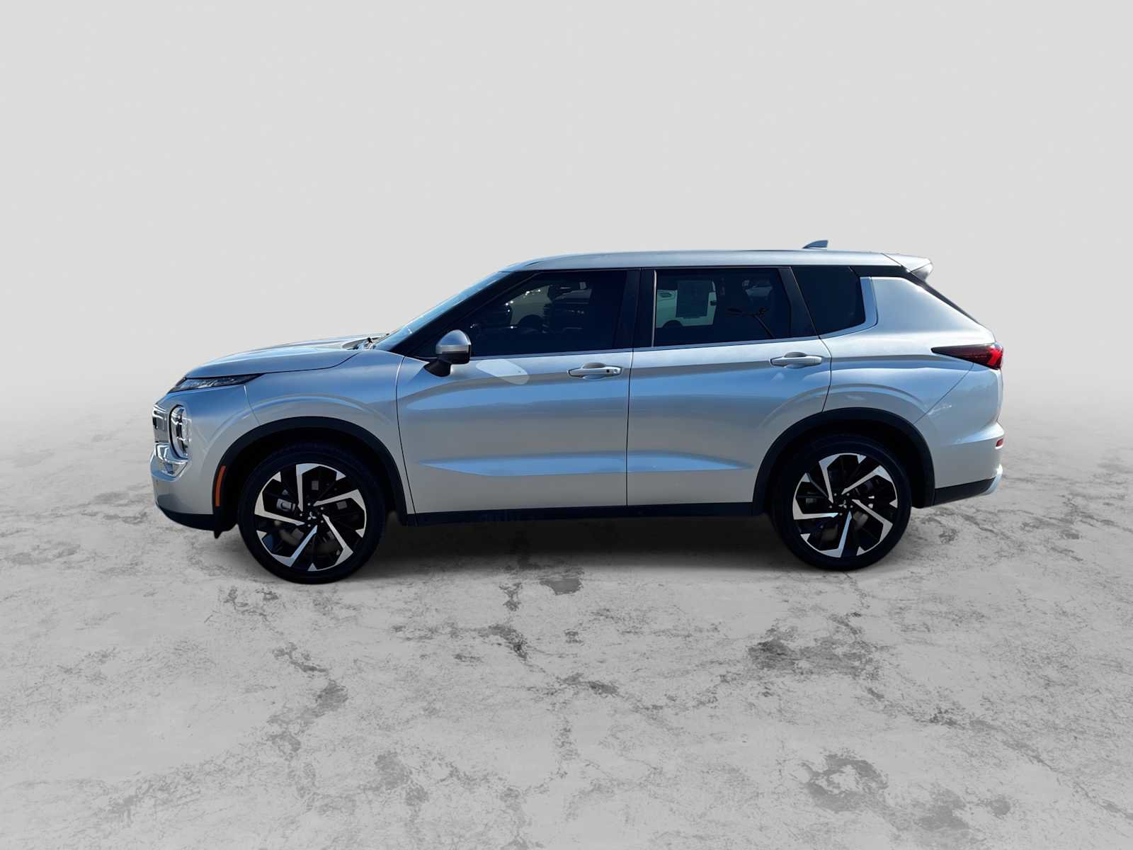 Used 2022 Mitsubishi Outlander SE AWD/4WD image 5