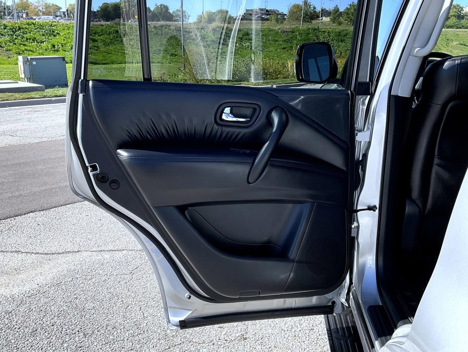 Used 2022 Nissan Armada SV image 21