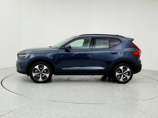 New 2026 Volvo XC40 B4 Plus w/ Climate Package FWD image 8
