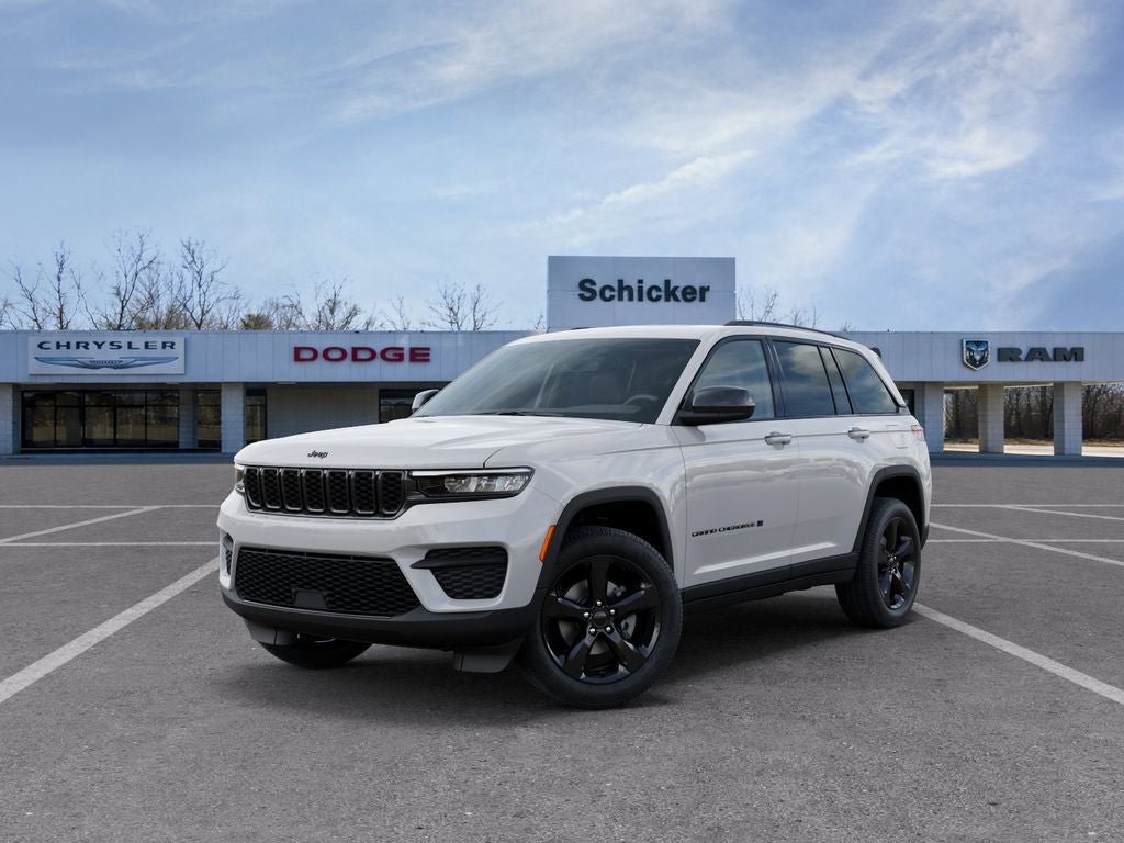 New 2025 Jeep Grand Cherokee Altitude w/ Trailer Tow Package