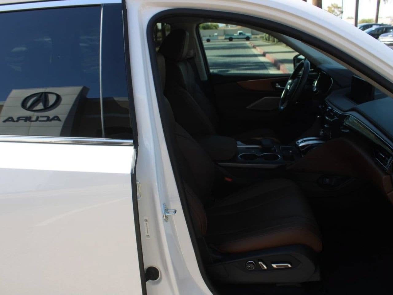 Certified 2024 Acura MDX w/ Technology Package FWD image 15