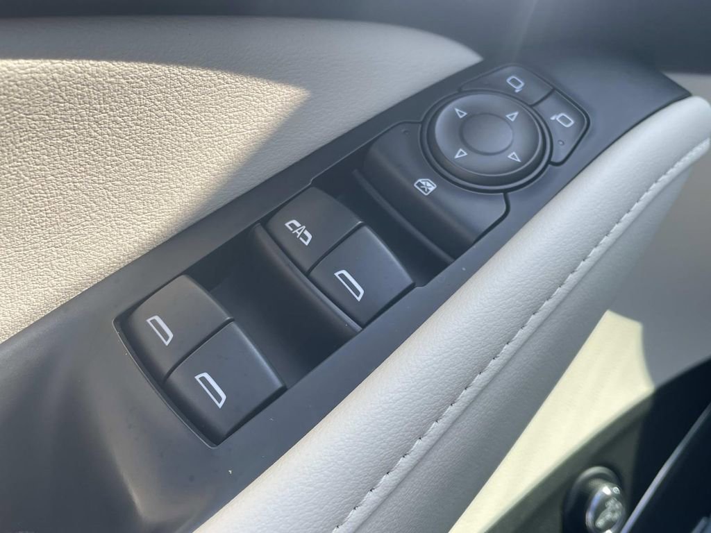 Used 2023 Buick Enclave Essence w/ Experience Buick Package image 18