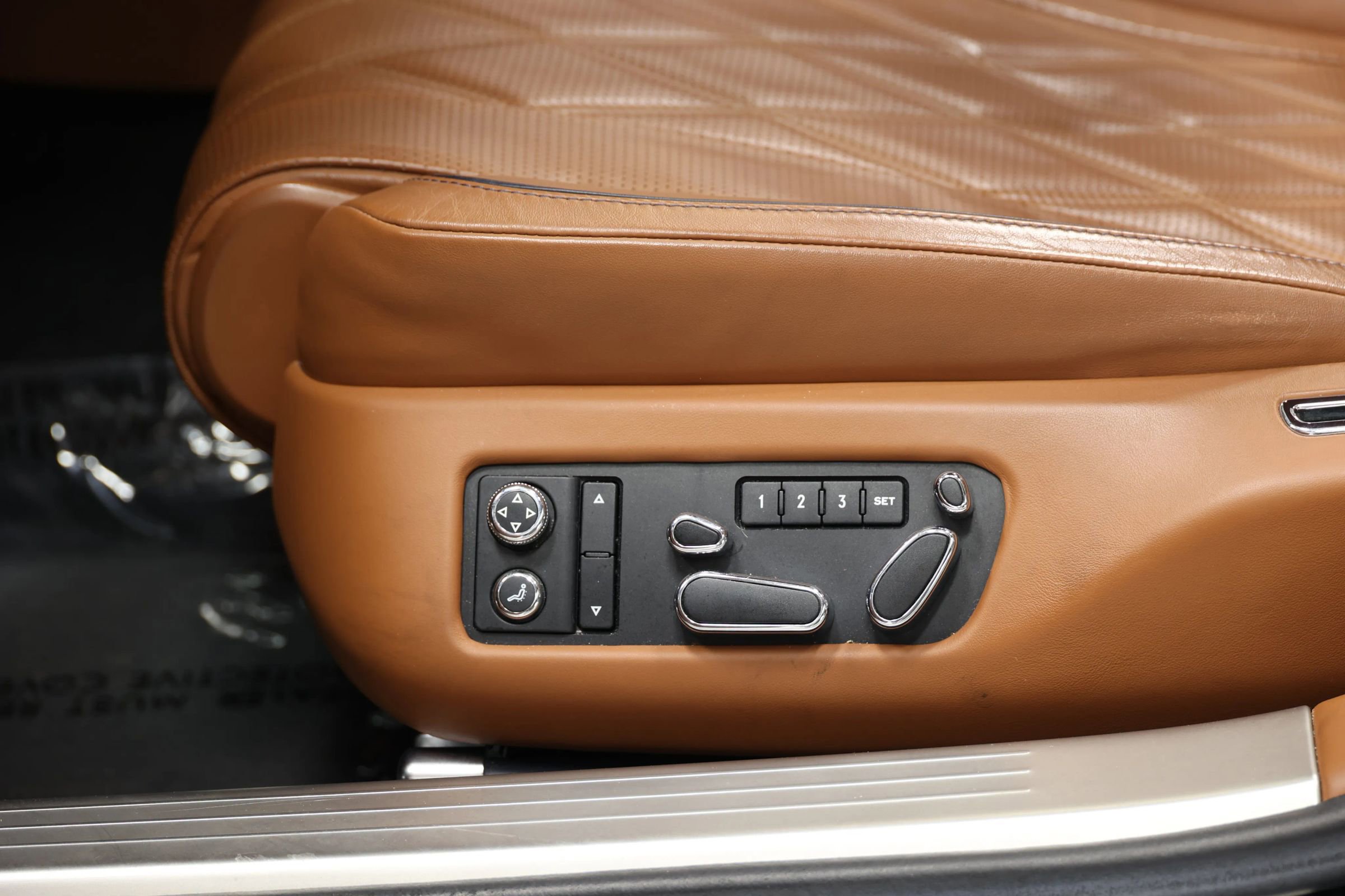 Used 2014 Bentley Flying Spur W12 image 14