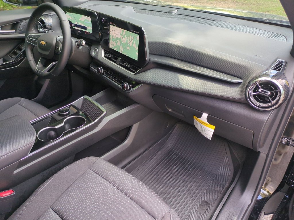 New 2026 Chevrolet Equinox LT w/ Safety and Technology Package FWD image 37