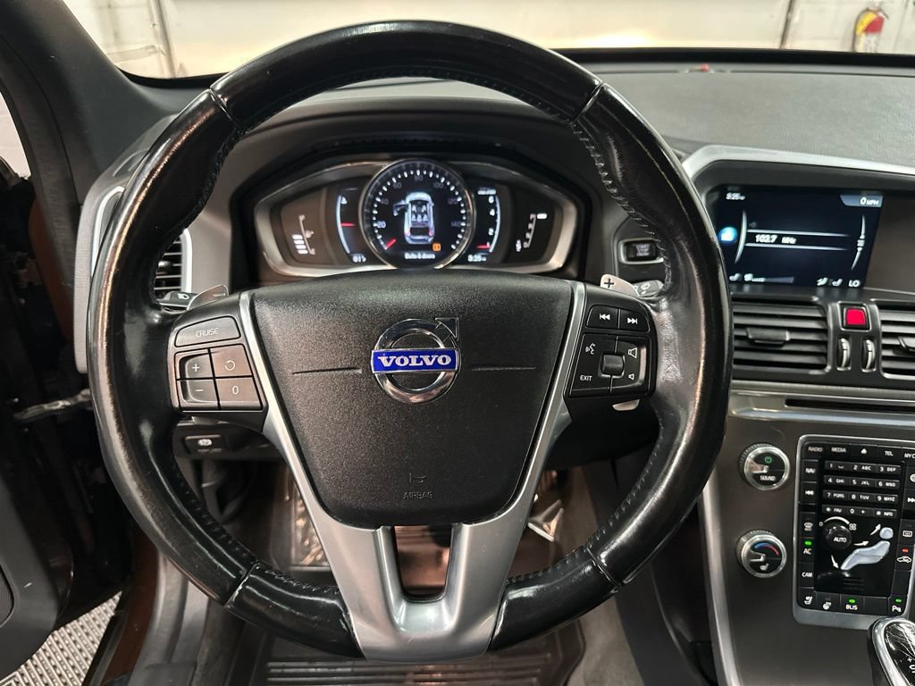 Used 2015 Volvo XC60 T6 AWD/4WD image 14