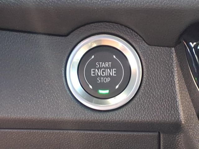 Used 2026 Chevrolet Traverse RS FWD image 25