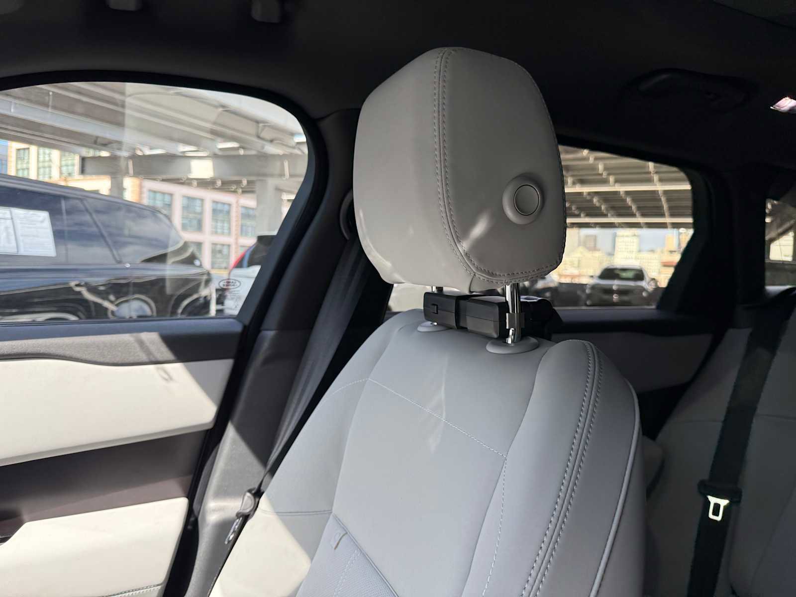 New 2026 Land Rover Range Rover Velar Dynamic SE image 28