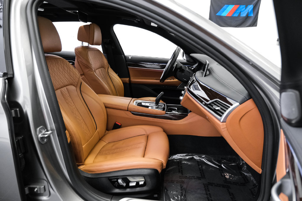 Used 2021 BMW 750i xDrive w/ M Sport Package AWD/4WD image 34
