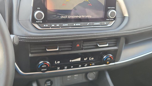 Used 2026 Nissan Rogue SV FWD image 17
