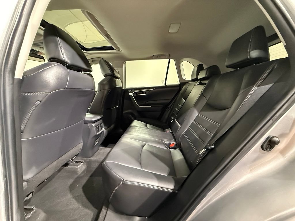 Used 2022 Toyota RAV4 XLE Premium AWD/4WD image 20