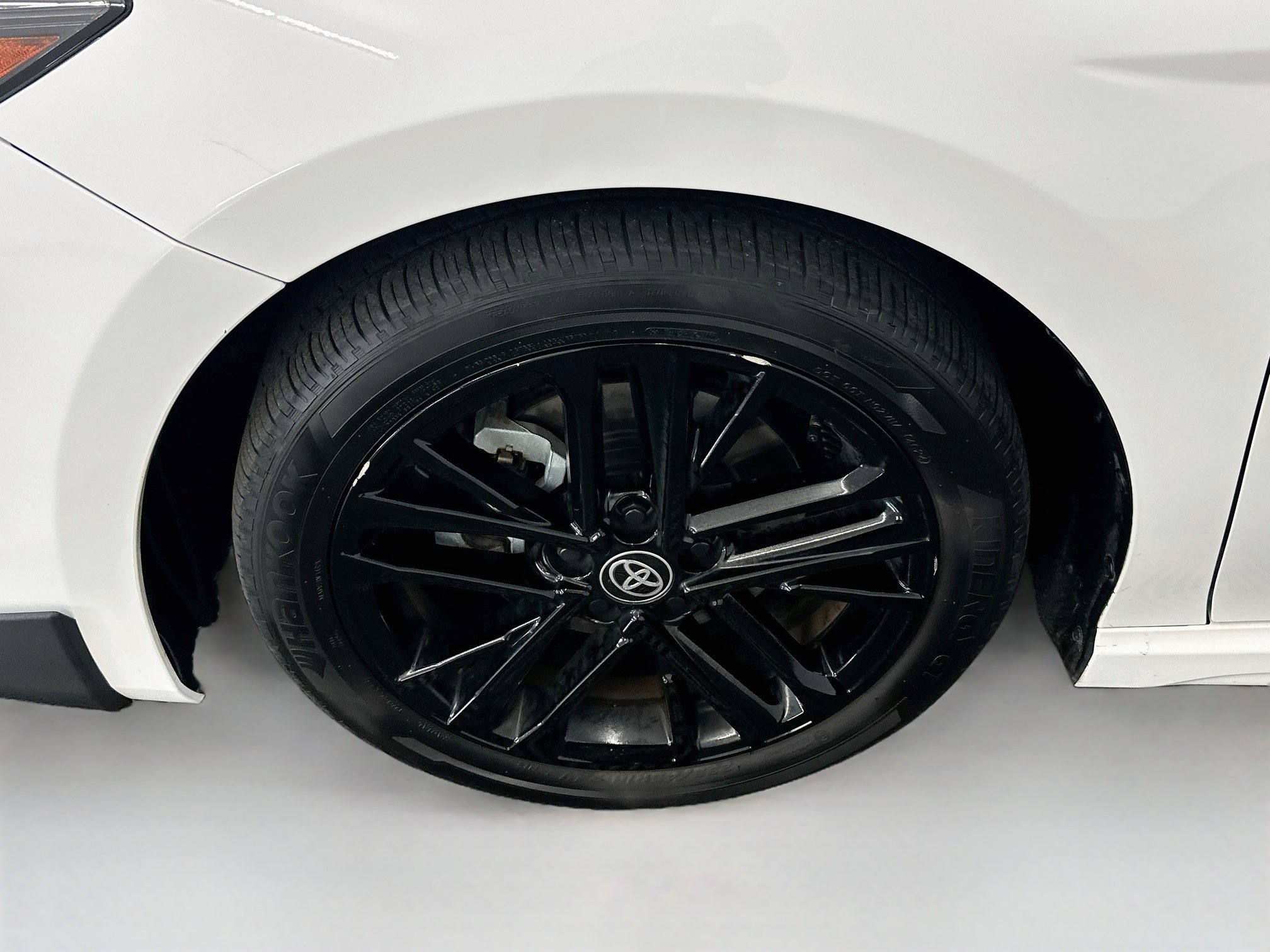Used 2025 Toyota Camry SE FWD image 11