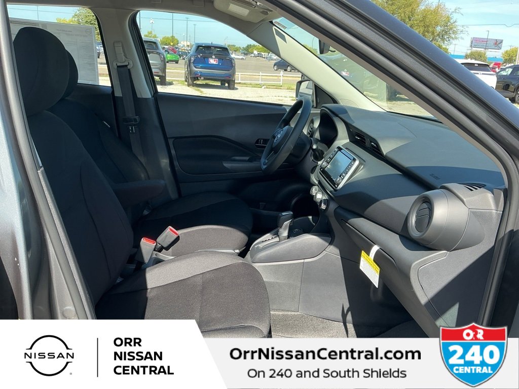 New 2025 Nissan Kicks Play S image 11