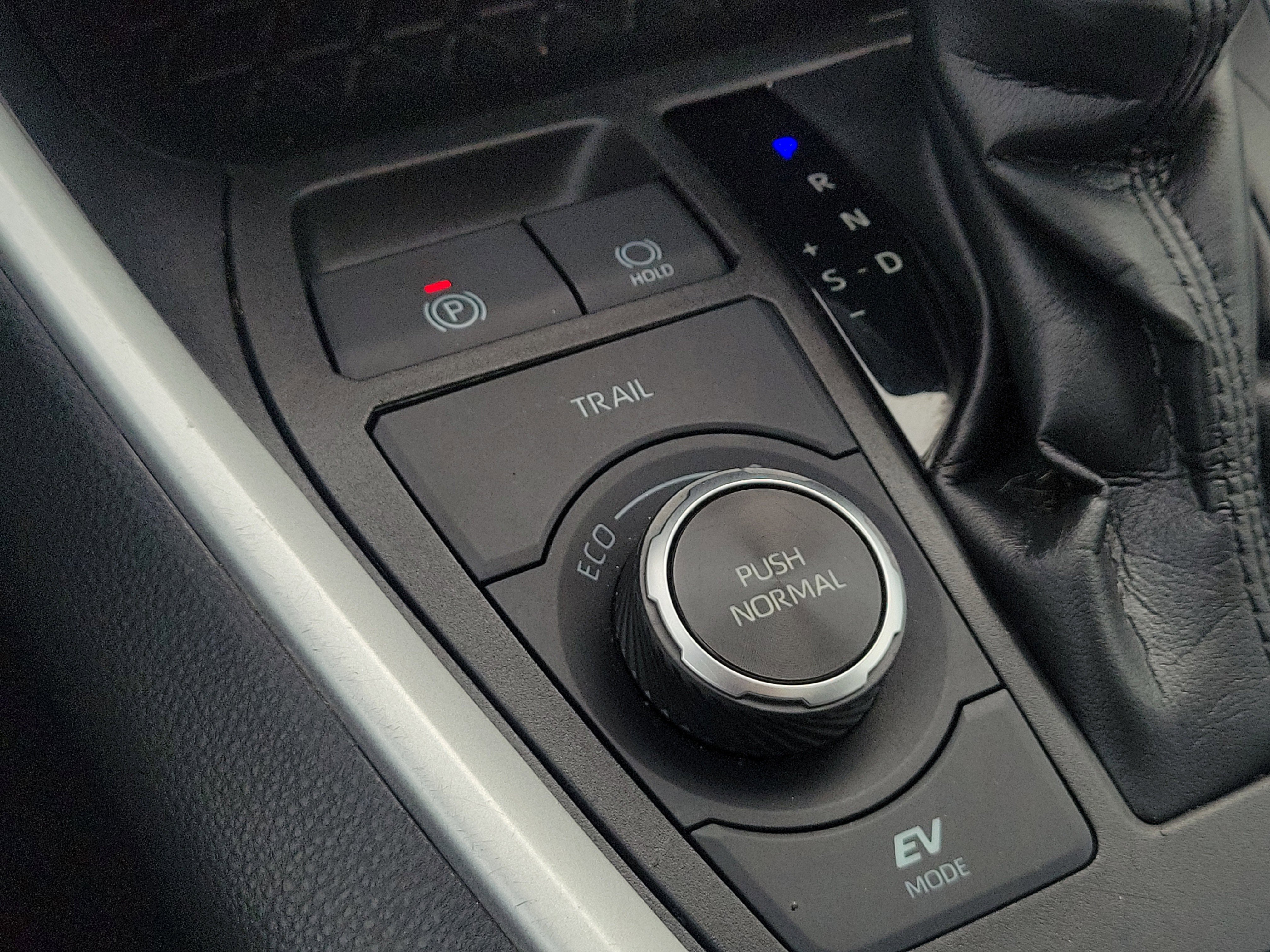 Used 2021 Toyota RAV4 XLE w/ Convenience Package image 35