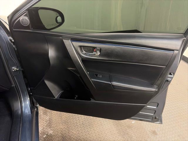 Used 2018 Toyota Corolla SE image 33