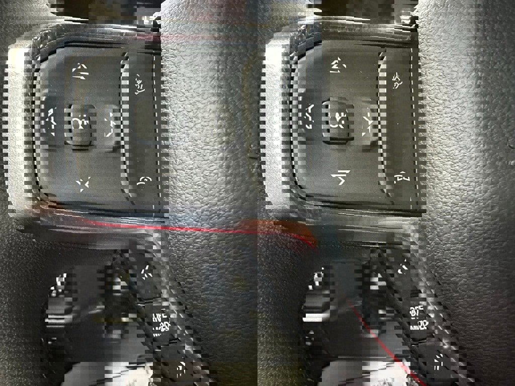 Used 2025 RAM 1500 Laramie image 20