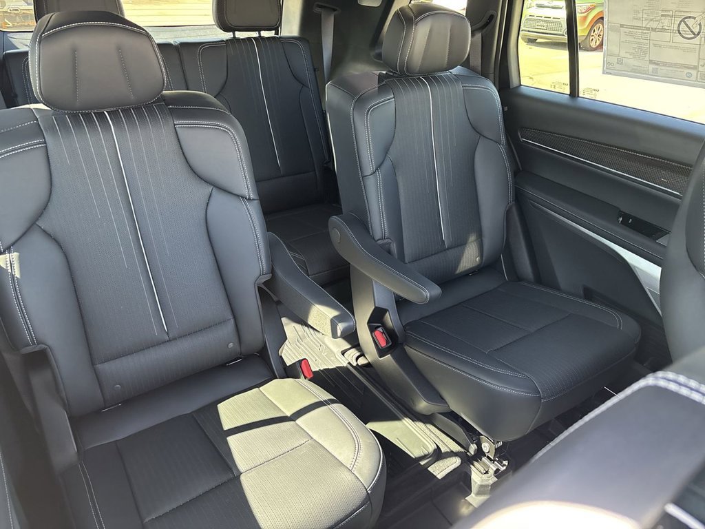 New 2027 Cadillac Vistiq Sport w/ LPO, Floor Liner Package AWD/4WD image 30