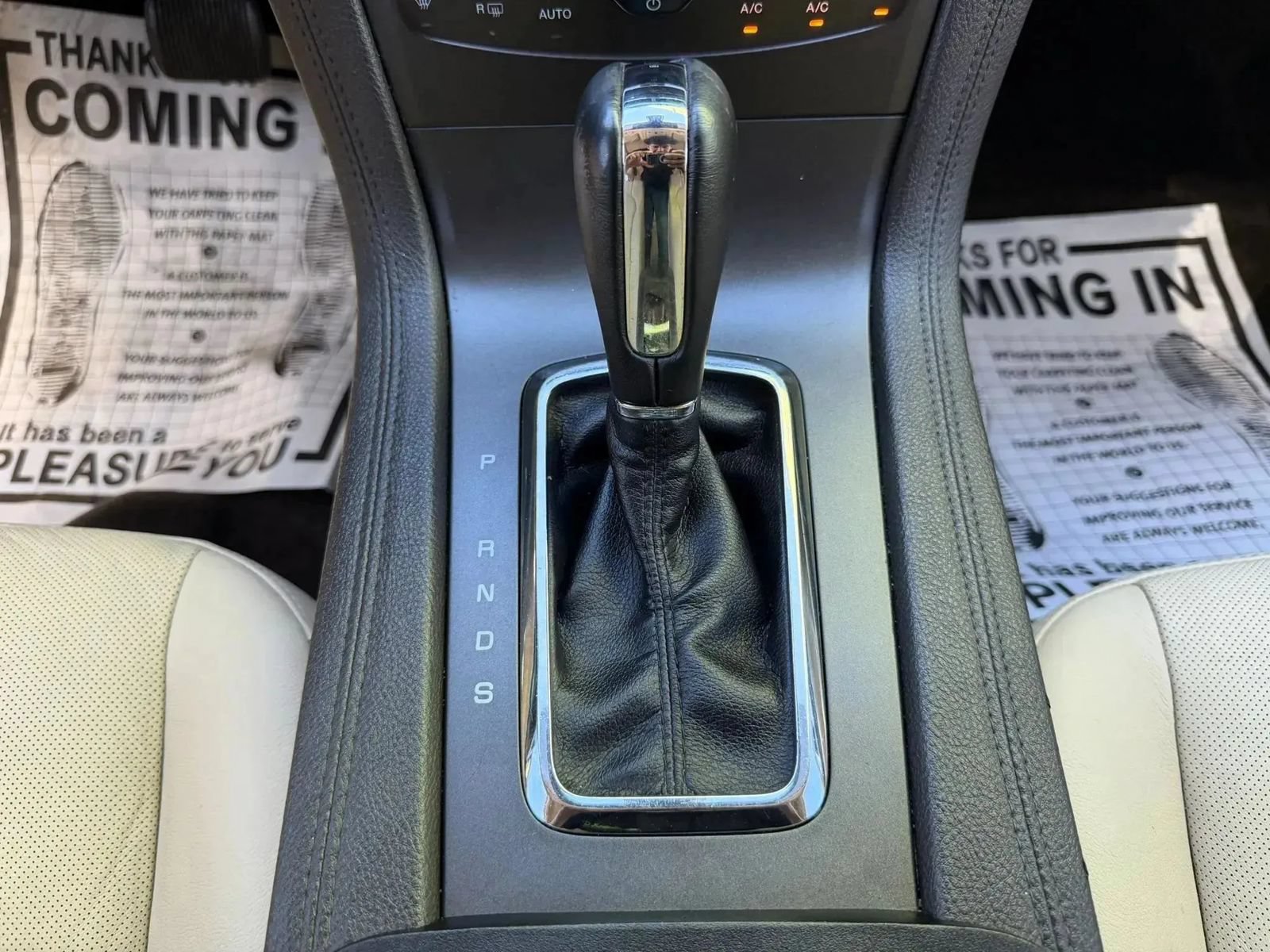Used 2017 Lincoln MKT AWD image 32
