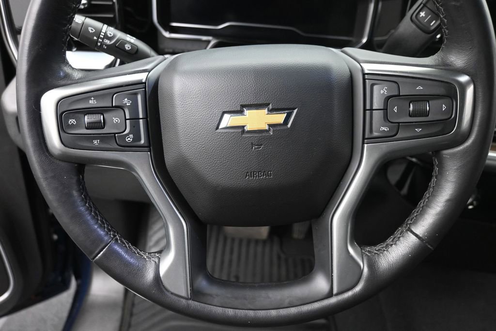 Used 2022 Chevrolet Silverado 1500 LT w/ Z71 Off-Road Package AWD/4WD image 14