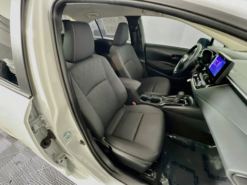 Used 2025 Toyota Corolla LE FWD image 26