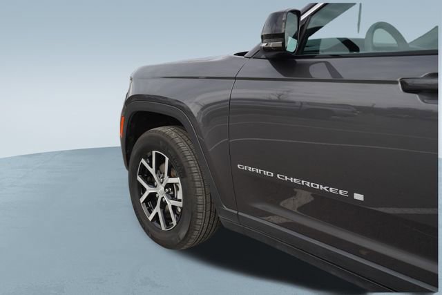 Used 2024 Jeep Grand Cherokee Limited image 35
