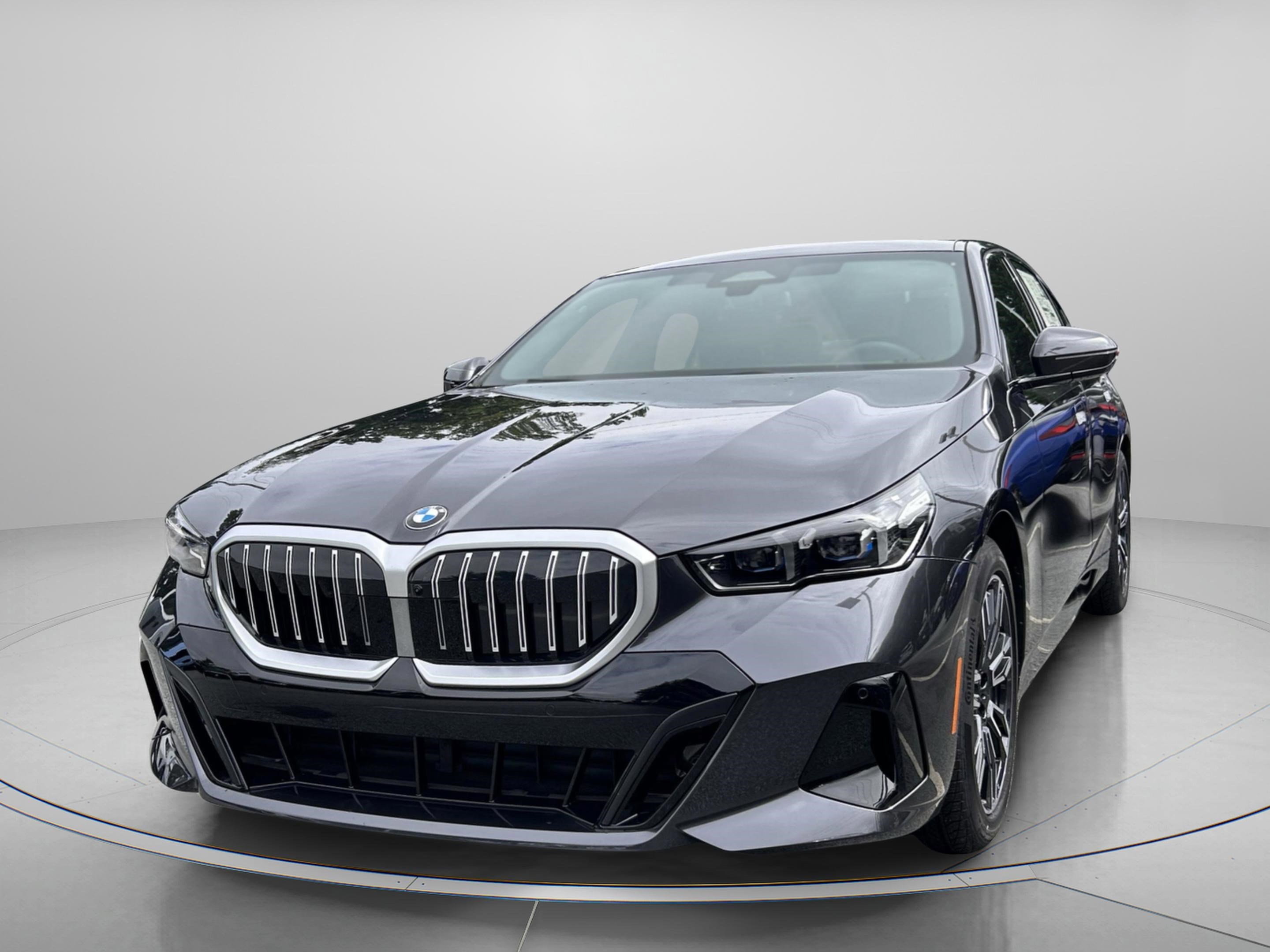 Used 2025 BMW 530i xDrive 530i xDrive w/ M Sport Package image 2