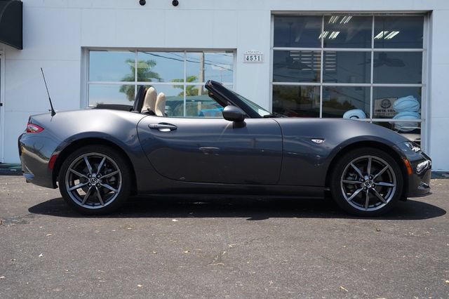 Used 2017 MAZDA MX-5 Miata Grand Touring RWD image 15